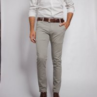 Calça de Sarja Slim Cinza